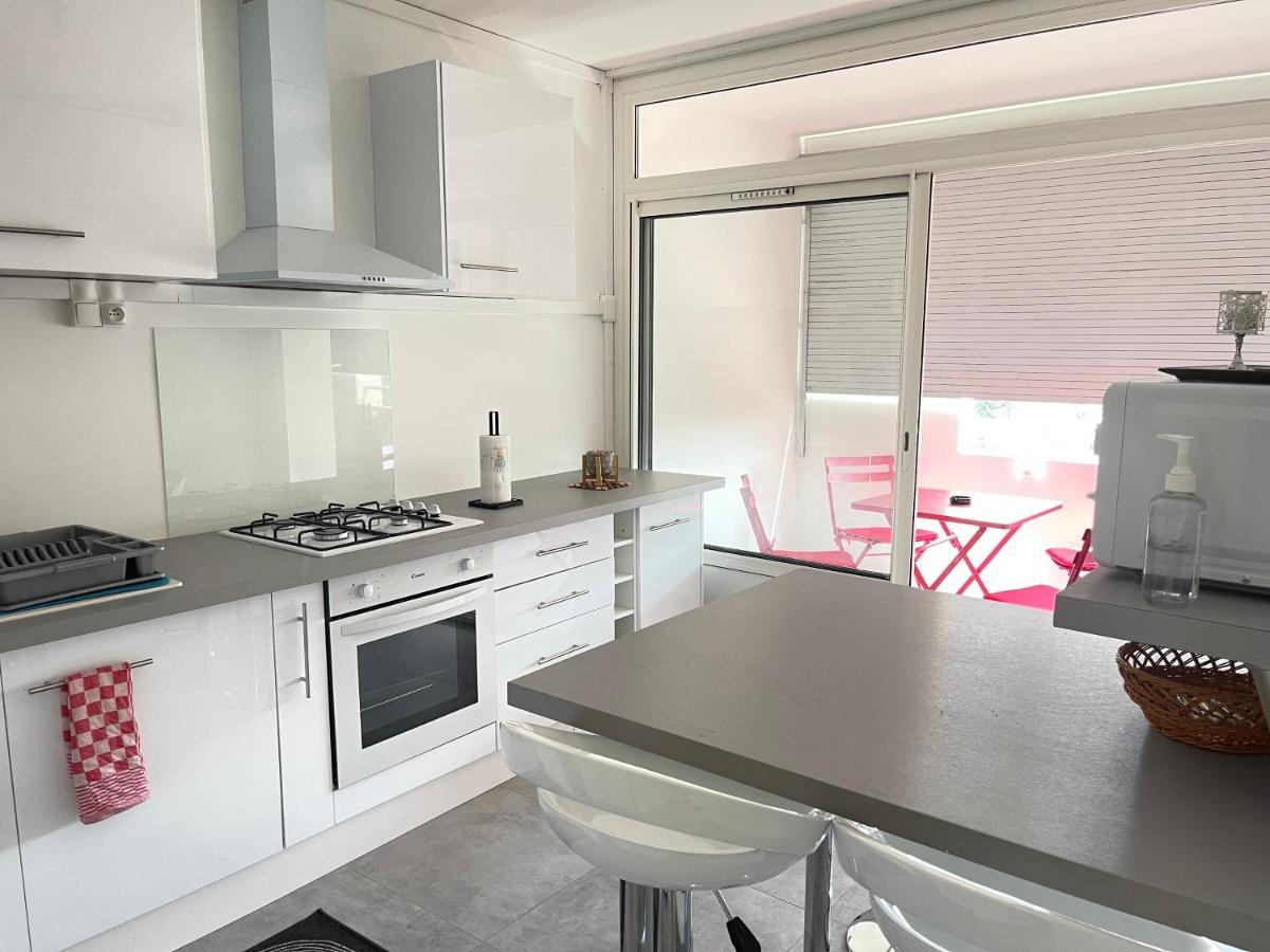 Apartamento Votre Cocon Parfait A 9 Min D'Eurexpo Et 14 Min Groupama Saint-Priest  Exterior foto